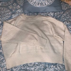 Cute White Cropped Sweater with Gold Flakes